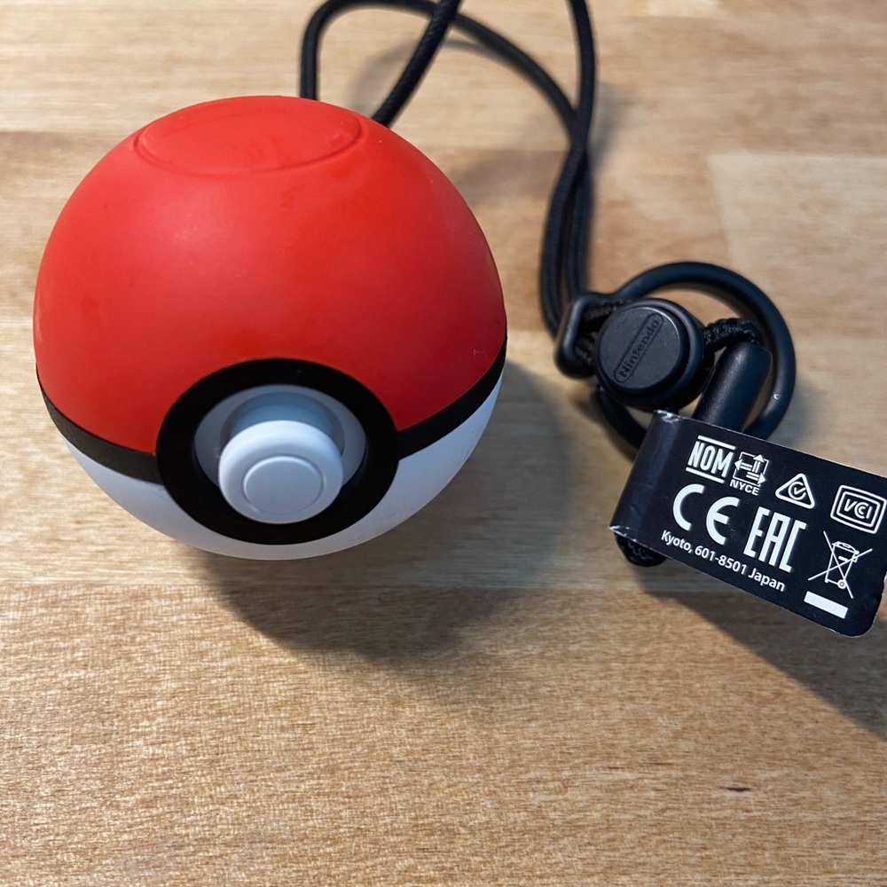 Poke’ Ball Plus